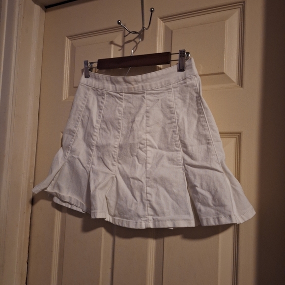 No Boundaries white skirt size 11 - Picture 2 of 4